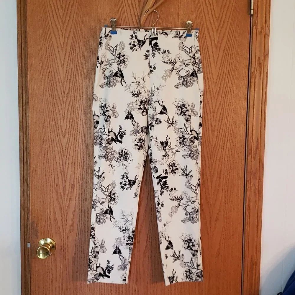 Adorable Who What Wear Black White Floral Pants Sz 2